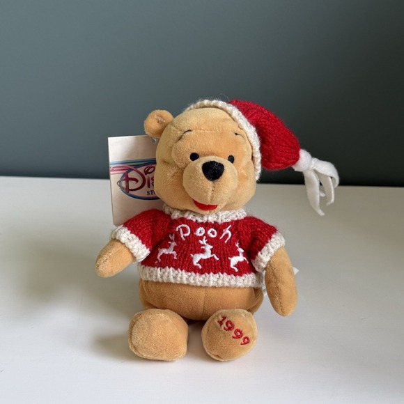 Vintage 1999 Disney Winter Sweater Winnie the Pooh Bear Red Knit Hat Plush T2 - Picture 4 of 15